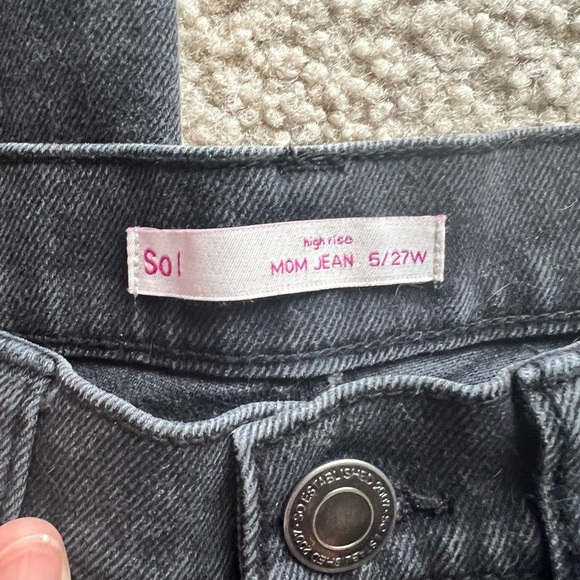 Woman’s High Rise Mom Jean - Picture 4 of 4